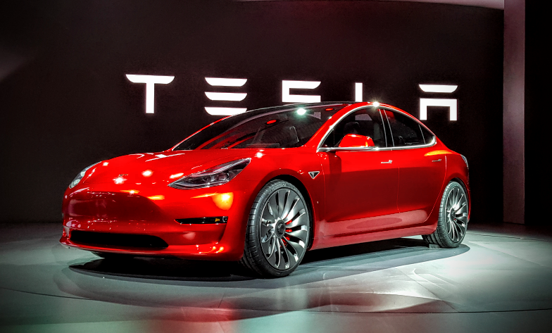 xe-tesla-motor-3